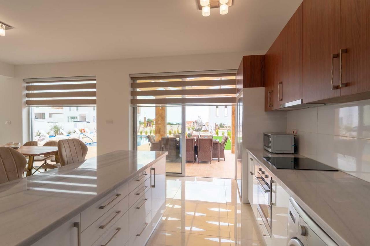 Coral Elite Residences Coral Bay Exterior photo